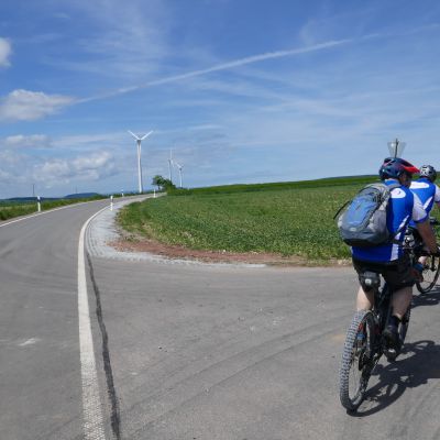 20 bei den Windrädern